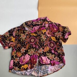 Jane and Delancey Black Floral Button-Down Crop 
Shirt